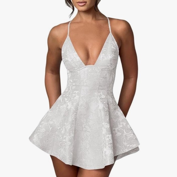 White dress - Picture 4 of 5